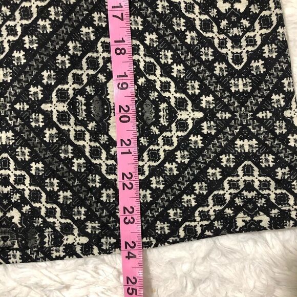 LUCKY BRAND Longsleeved printed top felt v neck XS - Picture 8 of 10